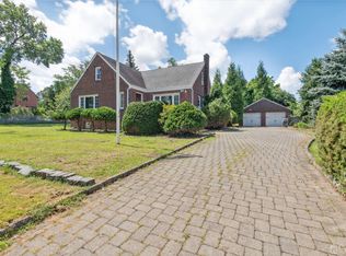 635 Barron Ave, Woodbridge, NJ 07095