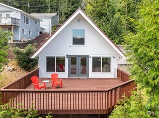 27 N Mardell Ave, Hoodsport, WA 98548