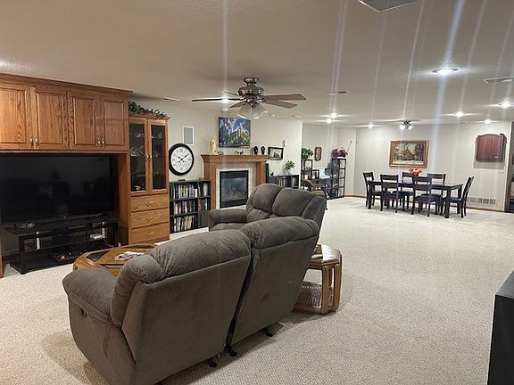 3rd image of 4702 Kensington Dr