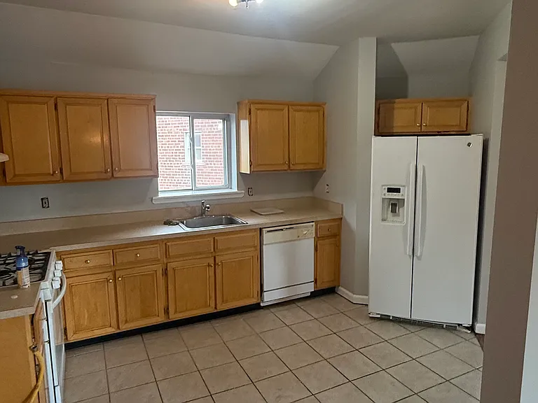 242 Prentiss Ave #2 — Photo 6