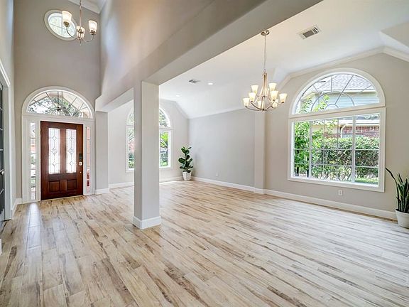 3rd image of 5207 Westwind Ct