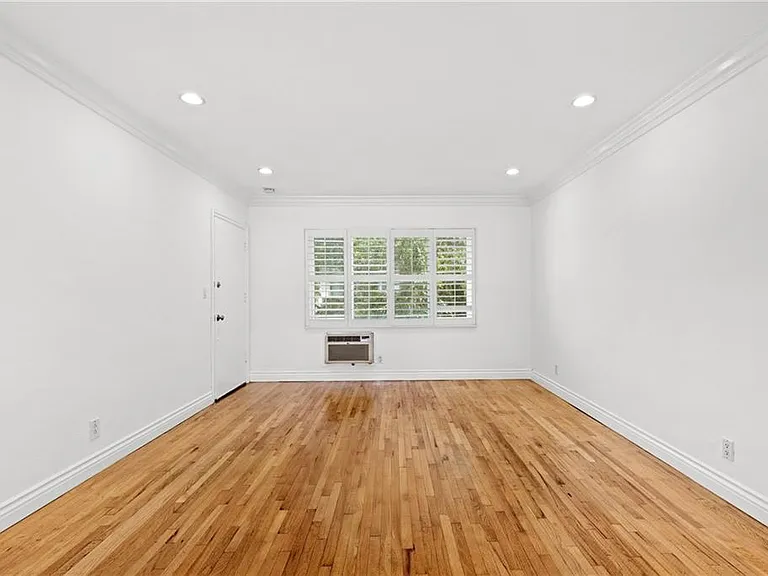 14625 Moorpark St #2 — Photo 2