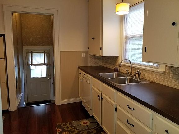4th image of 406 Churchill St