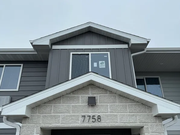 7758 Adrina Dr #208, Peosta, IA 52068