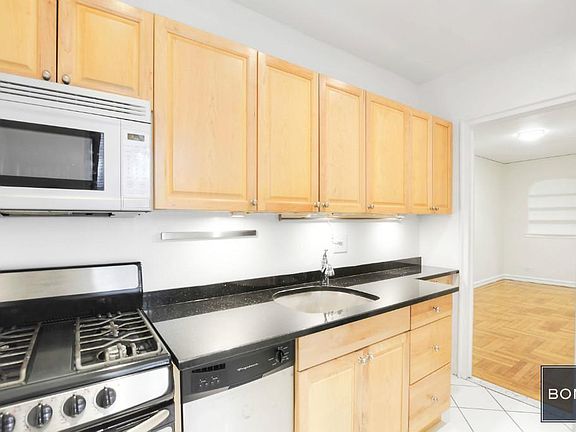 3rd image of 159 E 91st St #1G
