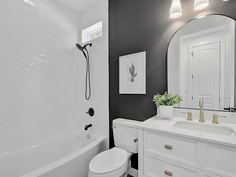 920 Cardinal Ln #2 — Photo 21