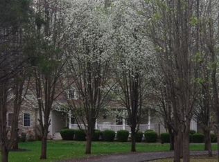 90 Meador Dr, Moneta, VA 24121