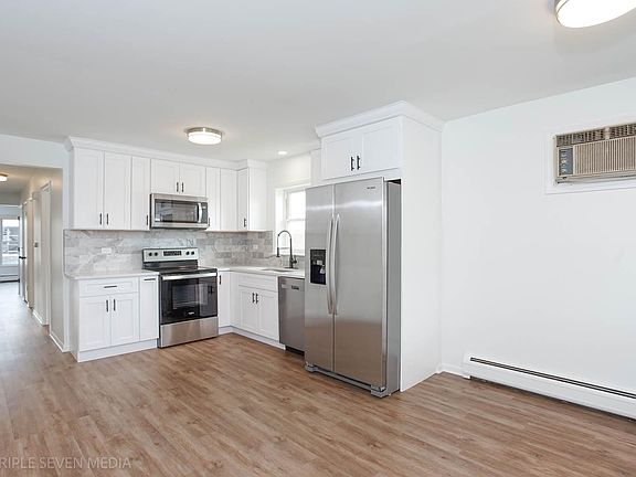 2nd image of 16W621 56th Pl #3