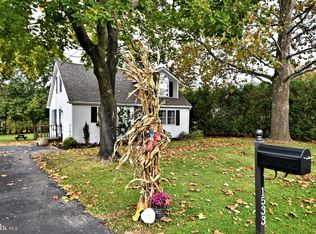 1533 Hilltop Rd, Pottstown, PA 19464