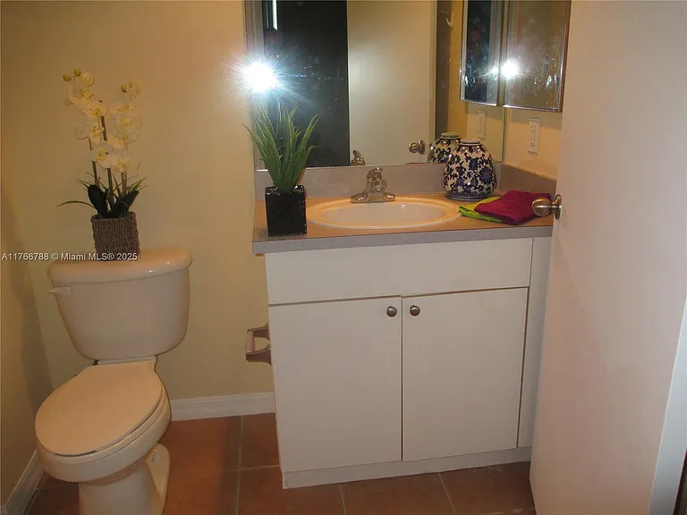 9201 Collins Ave #1021 — Photo 9