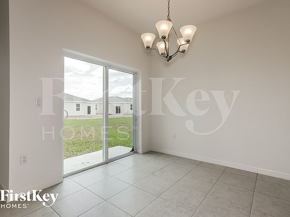 4th image of 523 Crown Rose Dr