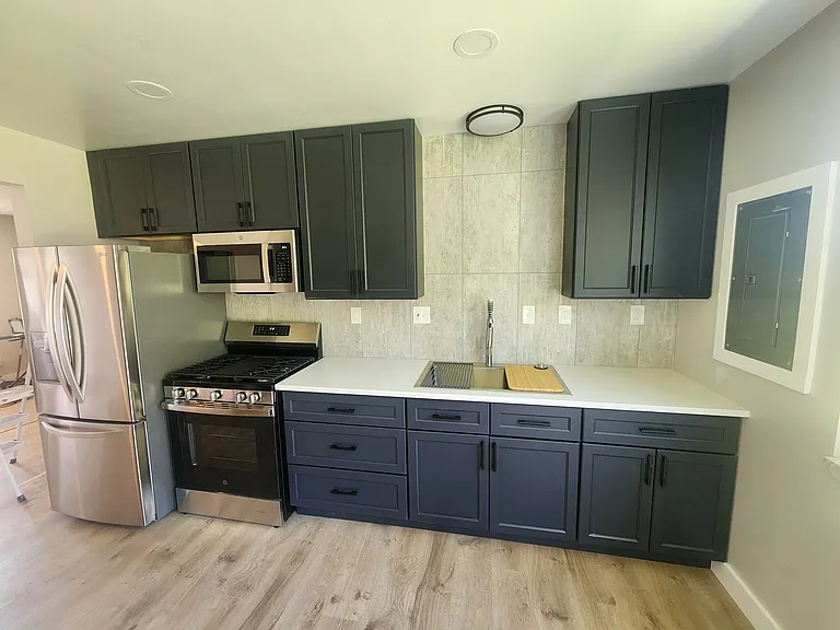 8139 Grand River Rd #2 — Photo 16