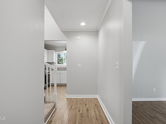 2nd image of 114 Alpine Cir