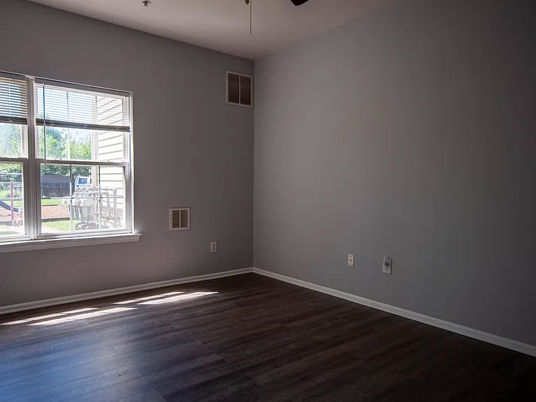 716 Lucy Ct — Photo 19