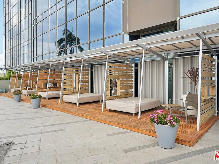 1100 Wilshire Blvd #3504 — Photo 24