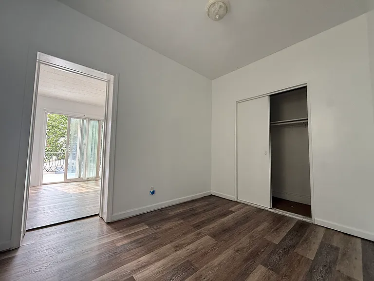 1427 Merry Ave #1 — Photo 6