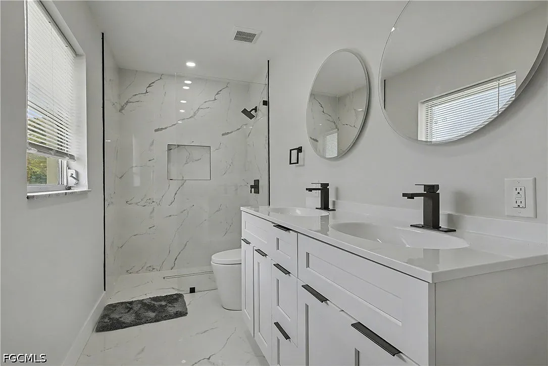 3 bed, 2.0 bath, 1096 sqft, $1,900 — Photo 2