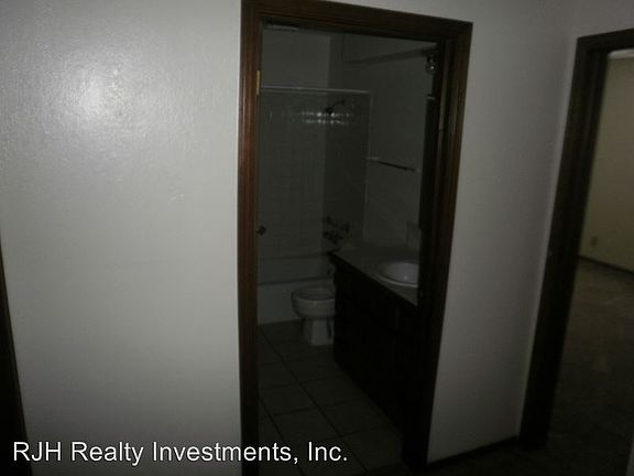 5th image of 226 Skylark Ct