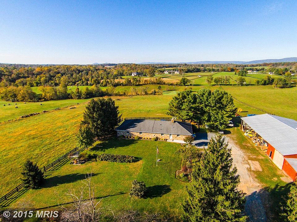 Over 32 acres in Middleburg's Piedmont Hunt