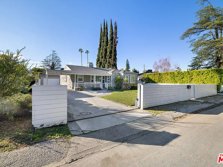 5439 Carpenter Ave — Photo 35