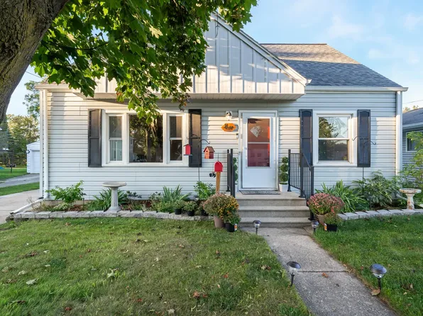 916 Marquette St, Menasha, WI 54952