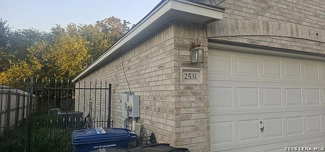3 bed, 2.0 bath, 1593 sqft, $1,750 — Photo 3
