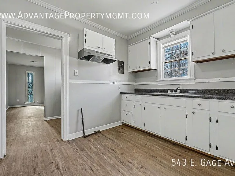 543 E Gage Ave — Photo 8