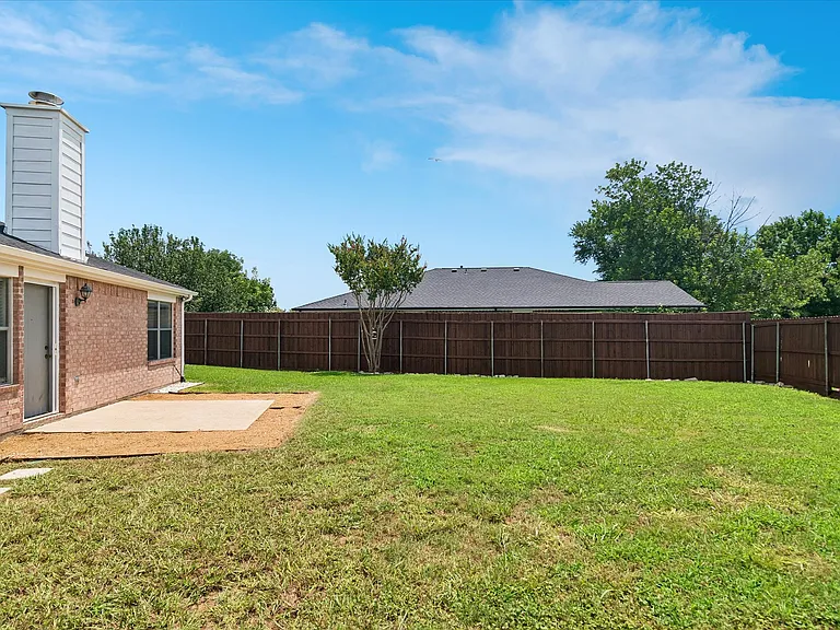 3300 Creekwood Dr — Photo 26