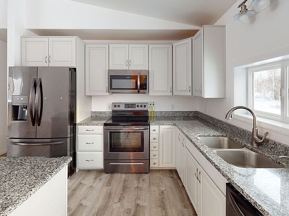 4th image of 2825 Elvira Ave