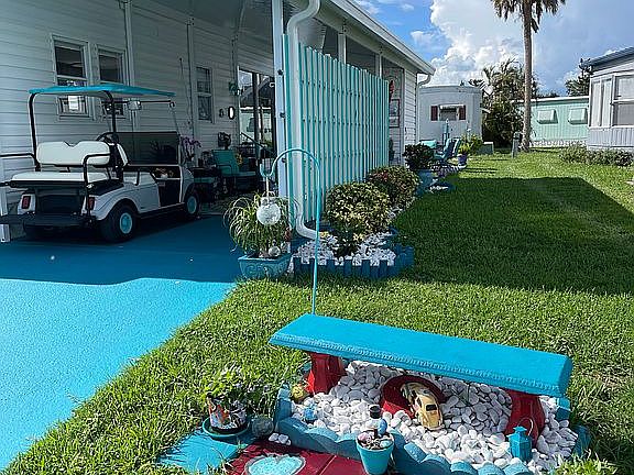 5th image of 5677 Holiday Park Blvd
