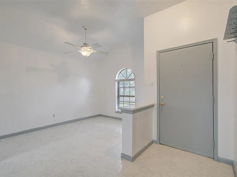 2538 Knights Cir — Photo 7