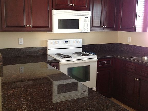 2nd image of 143-199 Taft Ave #143-8