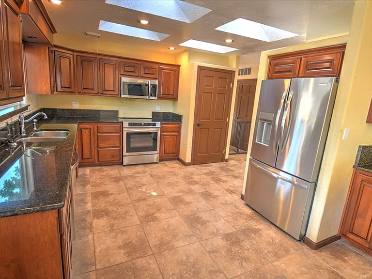 9010 Flushing Meadows Dr NE — Photo 6