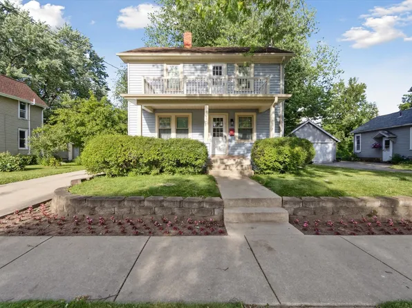 708 Eisenhower Ave, Janesville, WI 53545