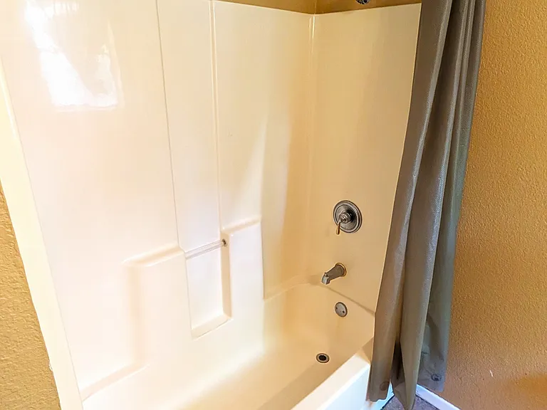 821 Gregory Ave — Photo 12