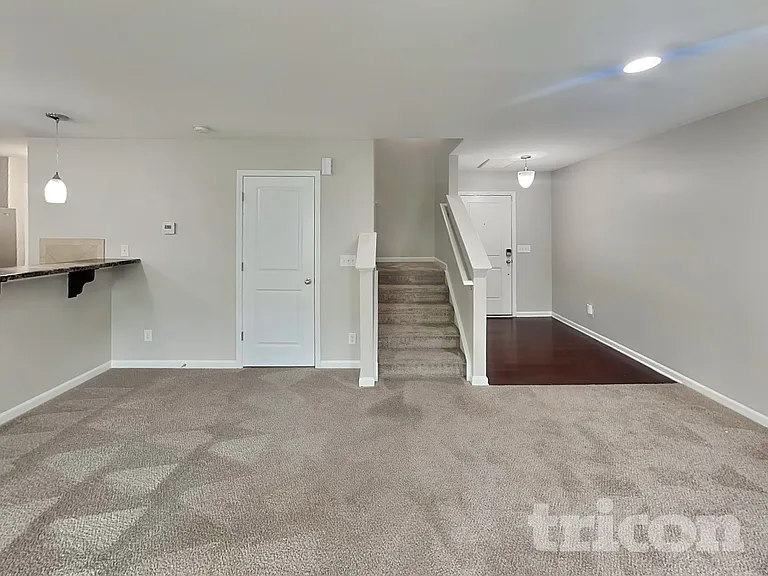10020 Porta Ferry Dr — Photo 2
