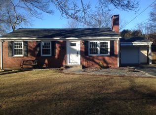 38 Pinehurst Rd, Riverside, RI 02915