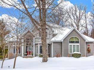 510 Oriole Ln, Howards Grove, WI 53083