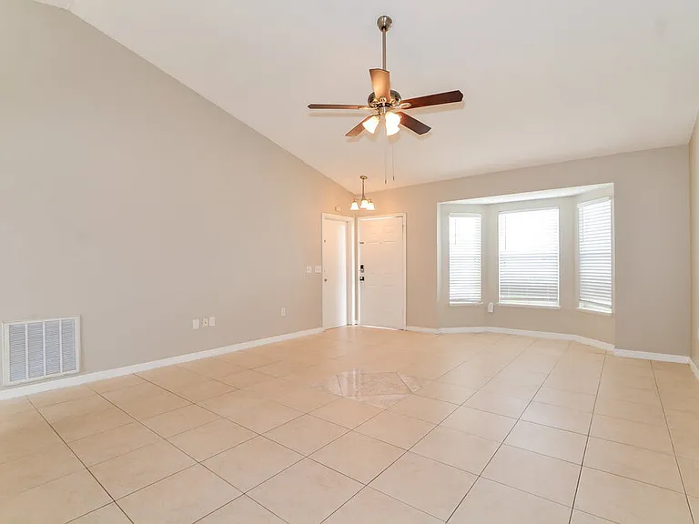 64 Bolton Ct — Photo 5