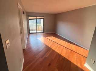 7001 N Terra Vista Dr #7203, Peoria, IL 61614