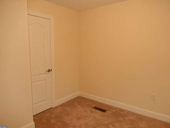 5th image of 113 N Dupont St
