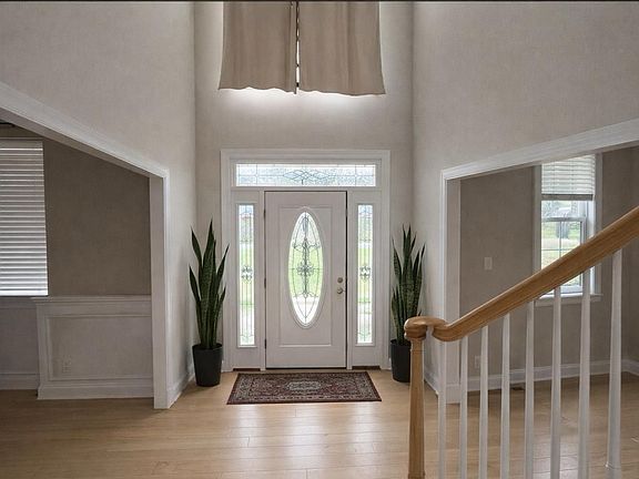 2 story entryway