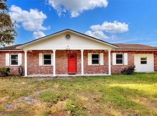 945 Old Welcome Rd, Lithia, FL 33547