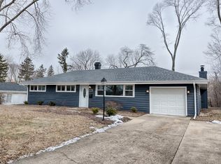 819 Wakeman Ave, Wheaton, IL 60187