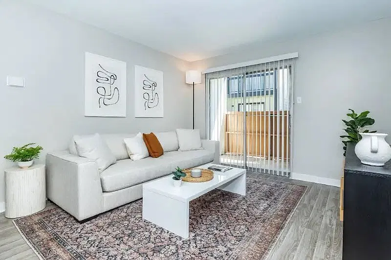 Cali Crossing Apartments — Photo 1