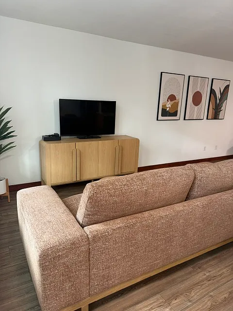 1 bed, 1.5 bath, 674 sqft, $6,500 — Photo 4