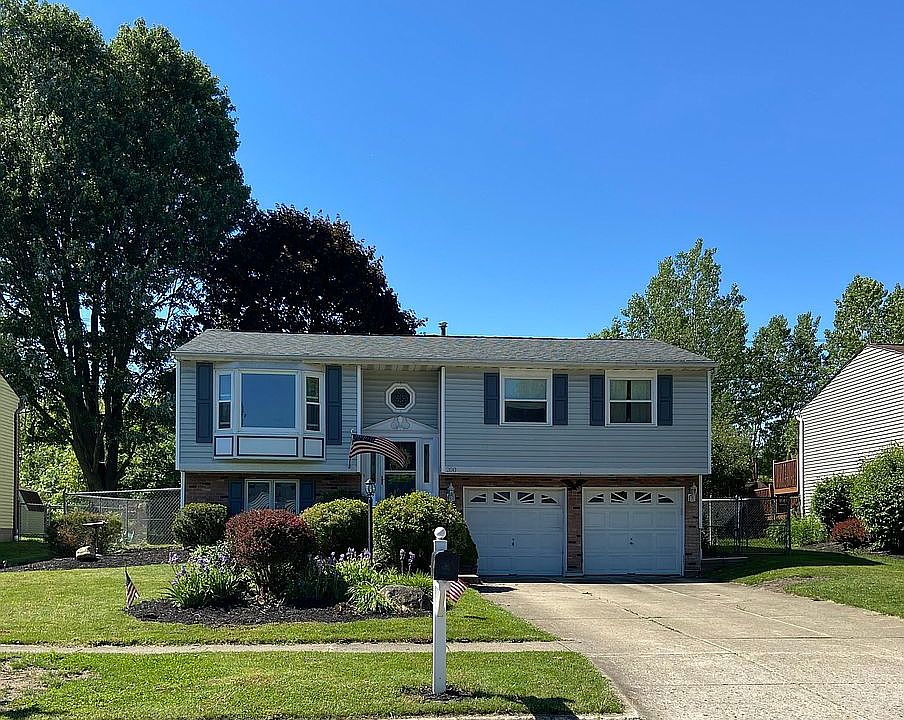 1st image of 200 Oakhill Dr