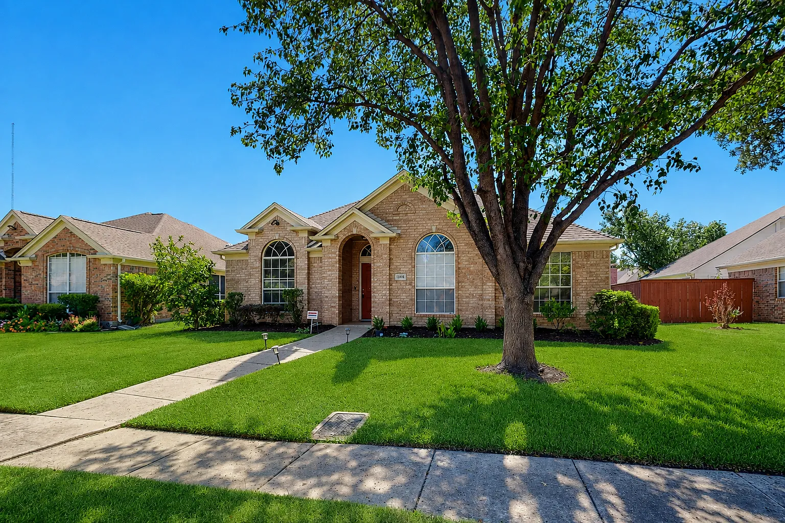 4 bed, 2012 sqft, $2,750 — Photo 1