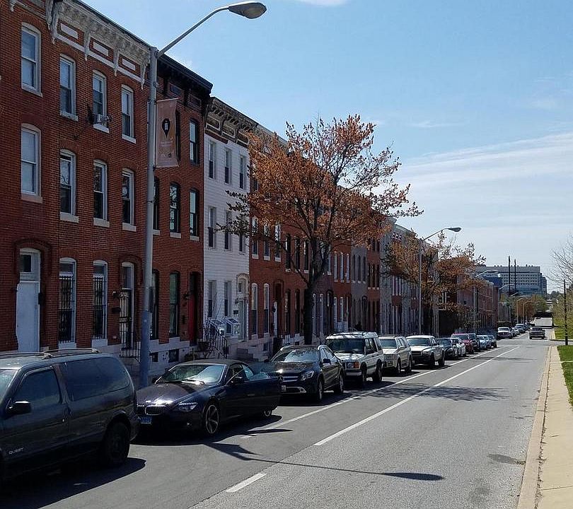 2nd image of 1639 N Broadway