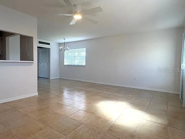 201 Kings Blvd #19 — Photo 4